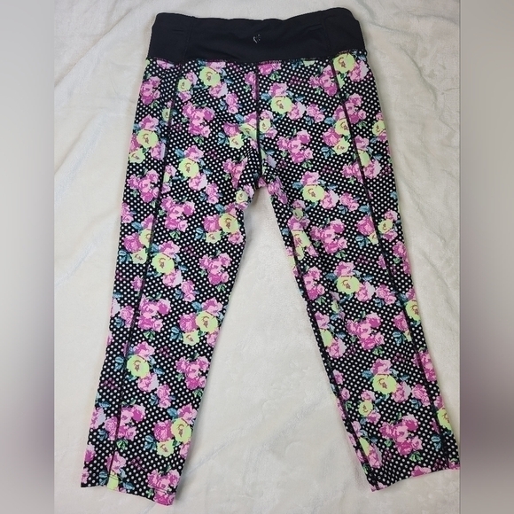 BETSEY Johnson Rose Leggings. Size Medium. - Picture 2 of 8
